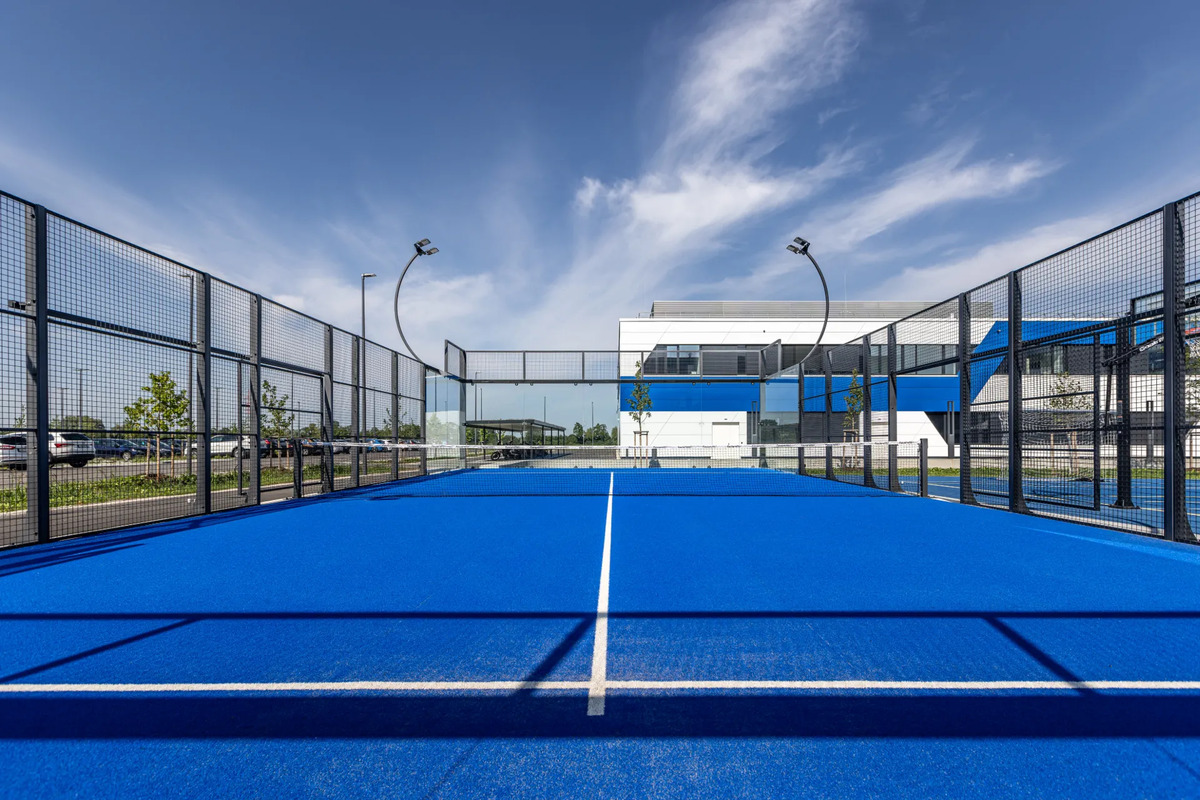 dich-vu-thi-cong-san-padel-tron-goi.jpg